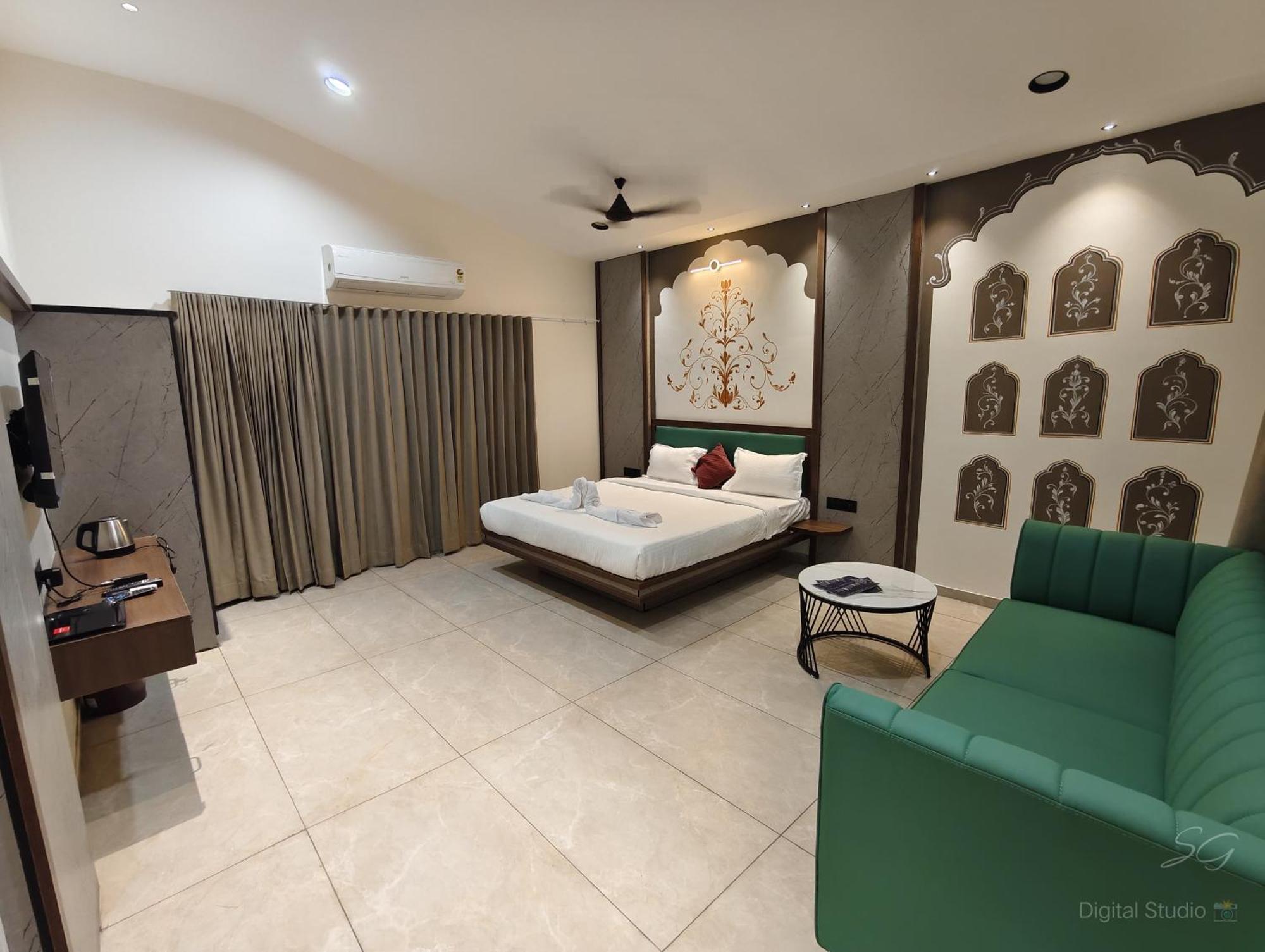 Shree Jalaram Resort Kodāe المظهر الخارجي الصورة